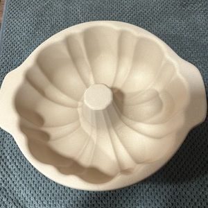 The Pampered Chef Family Heritage Stoneware Flute Pan #1440